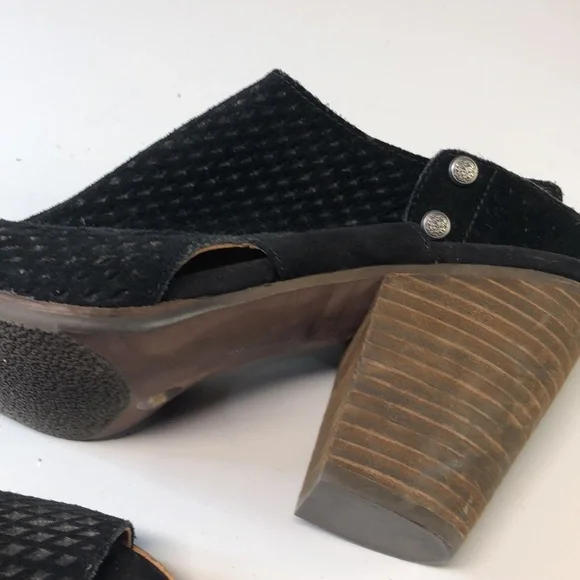 Cute, block heeled, open toed sandals - Picture 7 of 10